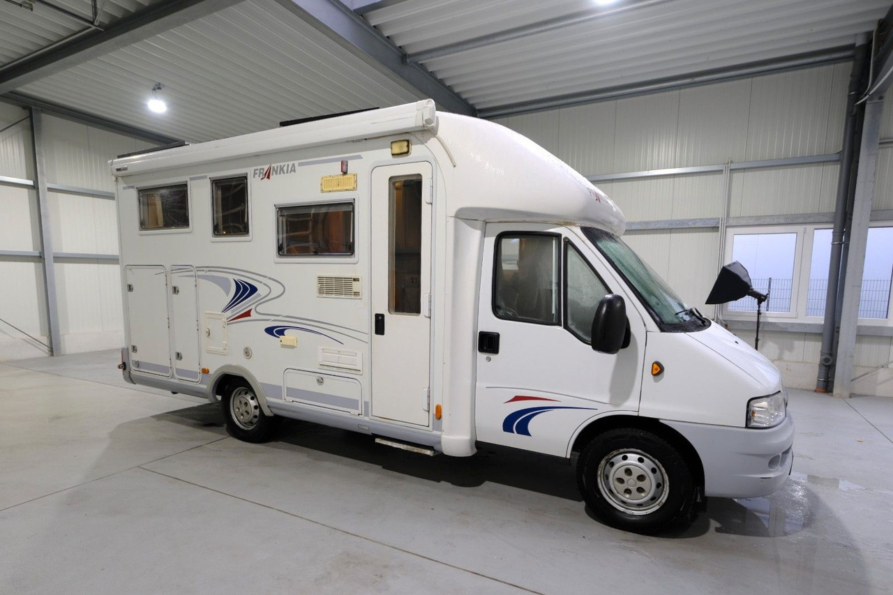 Frankia T 650 BD/Festbett/Garage/Solar/Markise Frankia T 650 BD/Festbett/Garage/Solar/Markise - Полуинтегрированный автодом: фото 1 Frankia T 650 BD/Festbett/Garage/Solar/Markise Frankia T 650 BD/Festbett/Garage/Solar/Markise - Полуинтегрированный автодом: фото 1
