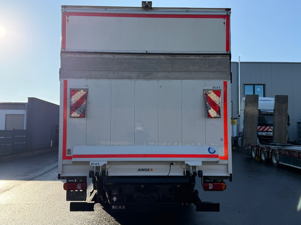 DAF LF 12.230 FA Koffer, Lbw, Ahk., 7.3m, E6, TOP - Грузовик с закрытым кузовом: фото 5 DAF LF 12.230 FA Koffer, Lbw, Ahk., 7.3m, E6, TOP - Грузовик с закрытым кузовом: фото 5