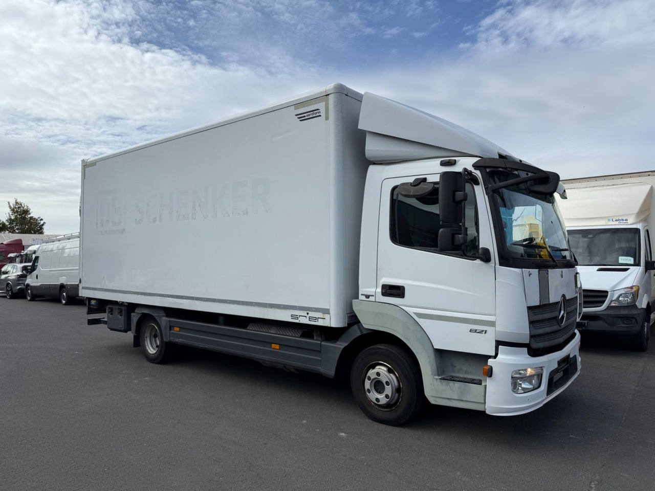 Mercedes-Benz Atego 3 4x2 821 4x2 LBW / Ahk. / Palfinger / 6m - Грузовик с закрытым кузовом: фото 3 Mercedes-Benz Atego 3 4x2 821 4x2 LBW / Ahk. / Palfinger / 6m - Грузовик с закрытым кузовом: фото 3