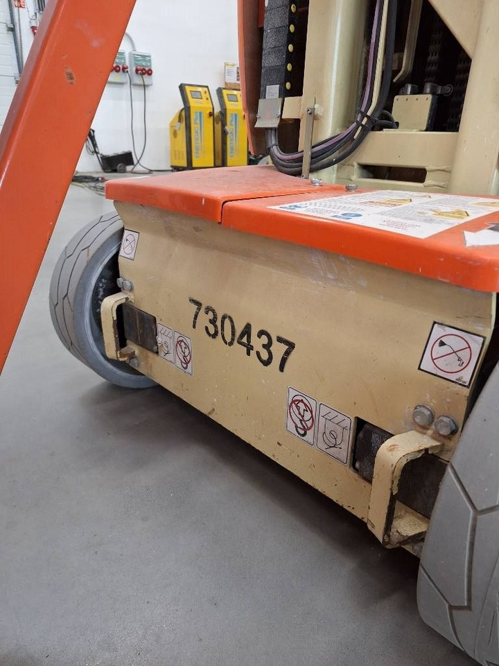 JLG Toucan 10 E - Вертикальный мачтовый подъемник: фото 2 JLG Toucan 10 E - Вертикальный мачтовый подъемник: фото 2
