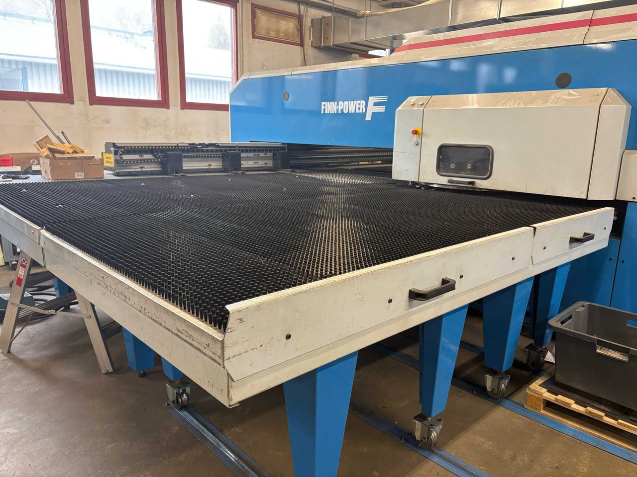 Sheet metal work centre Finn-Power F 6 S - Металлообрабатывающий станок: фото 1 Sheet metal work centre Finn-Power F 6 S - Металлообрабатывающий станок: фото 1