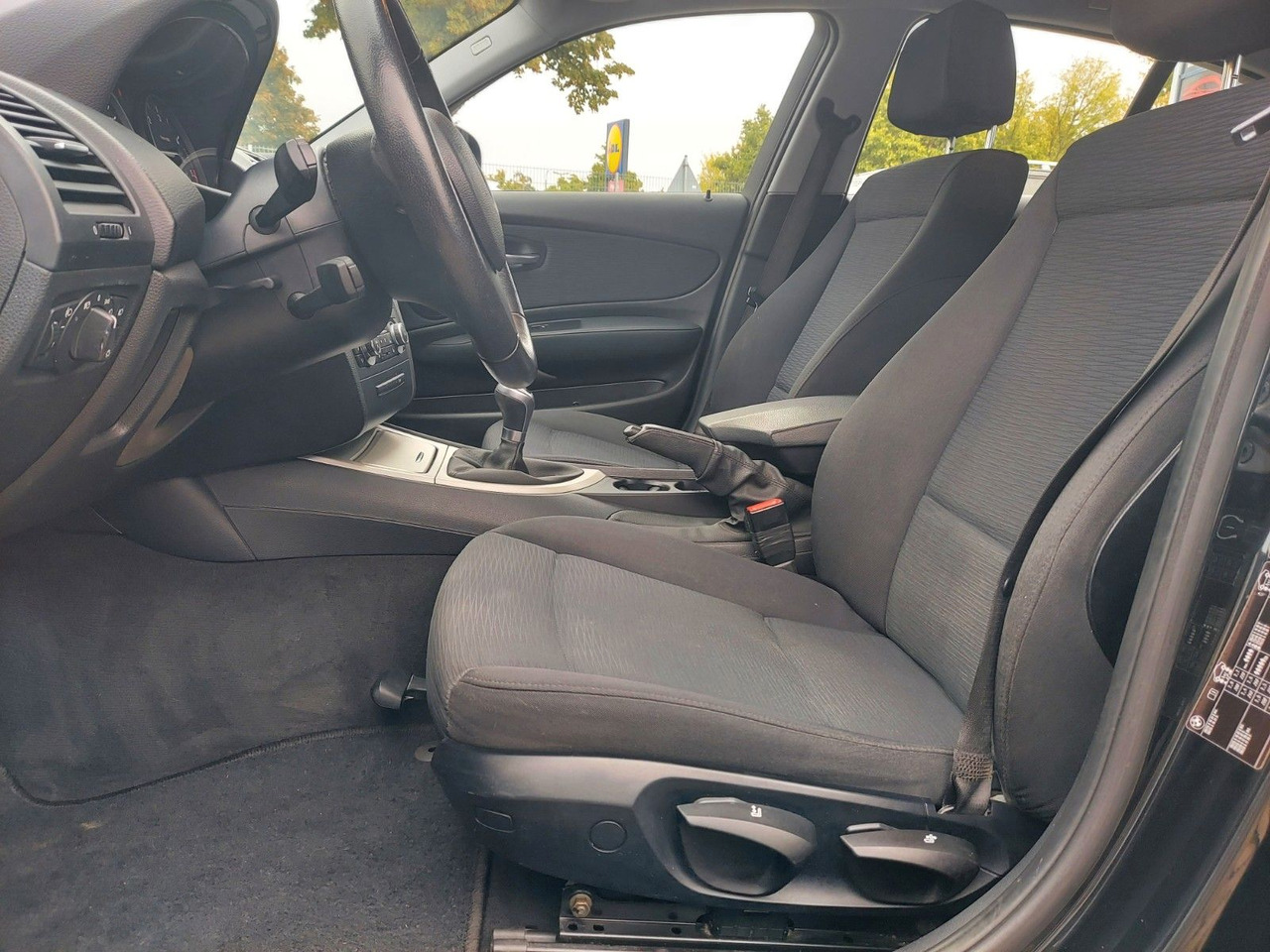 Седан BMW 116 Baureihe 1 Lim. 116d Klima Sitzheizung: фото 17