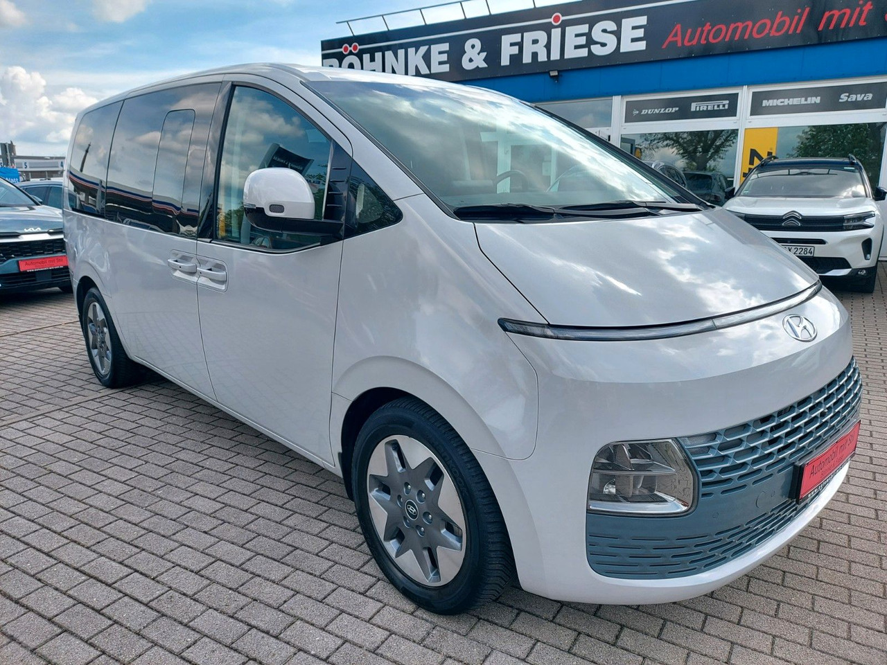 Hyundai Staria Prime 2WD LED NAVI LEDER ACC KAMERA - Пассажирский фургон: фото 1 Hyundai Staria Prime 2WD LED NAVI LEDER ACC KAMERA - Пассажирский фургон: фото 1