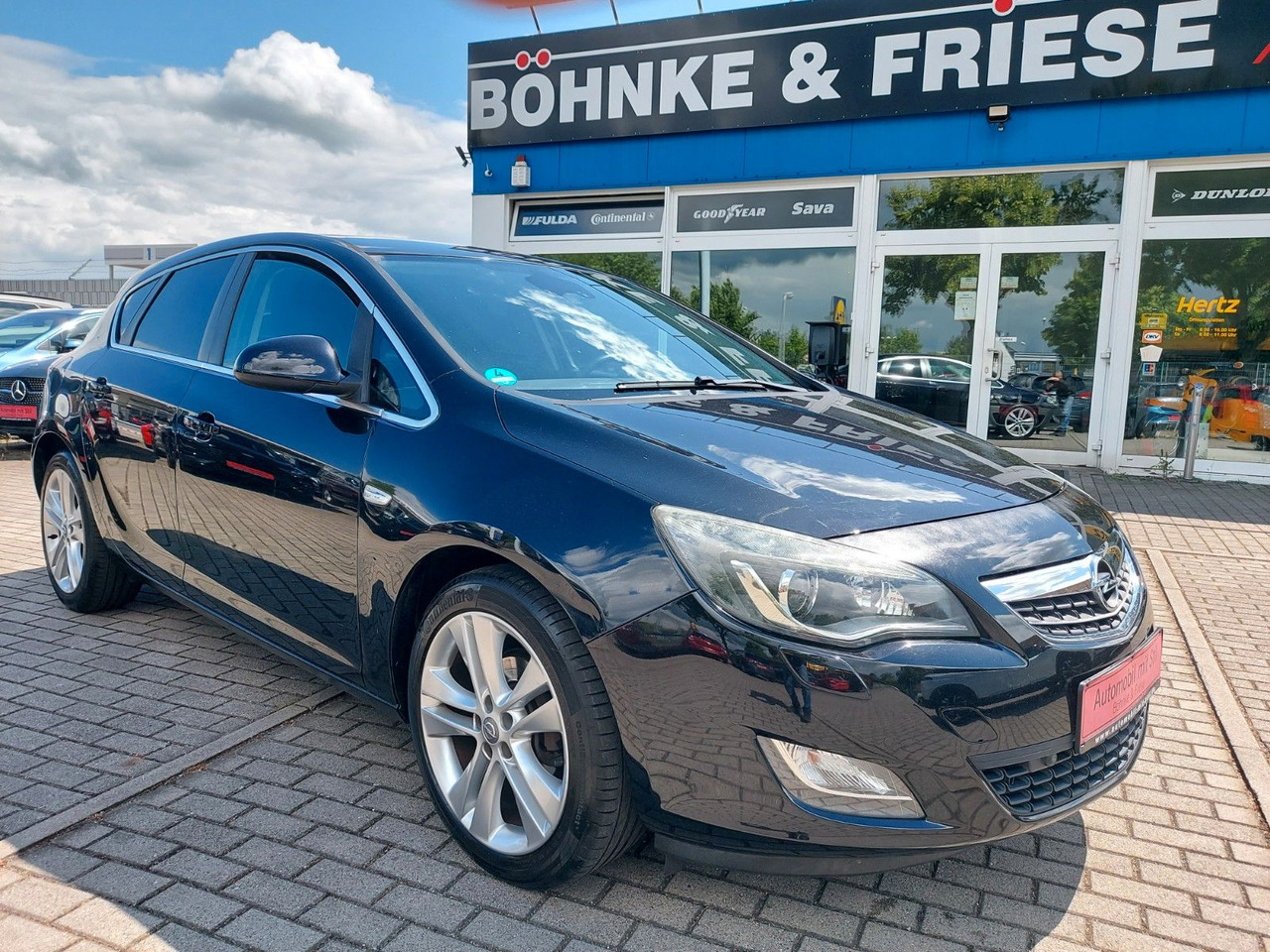 Opel Astra J Lim. 5-trg. Innovation Xenon Navi Sitzhe - Седан: фото 1 Opel Astra J Lim. 5-trg. Innovation Xenon Navi Sitzhe - Седан: фото 1