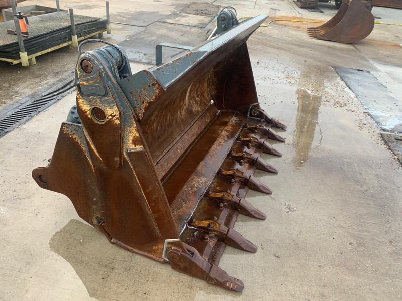 Liebherr LR 624 - Ковш: фото 2 Liebherr LR 624 - Ковш: фото 2