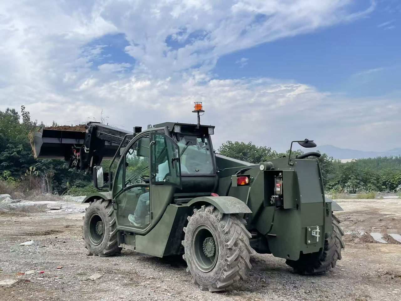 JIELI JL7030 I am looking for a distributor:) - Телескопический погрузчик: фото 2 JIELI JL7030 I am looking for a distributor:) - Телескопический погрузчик: фото 2