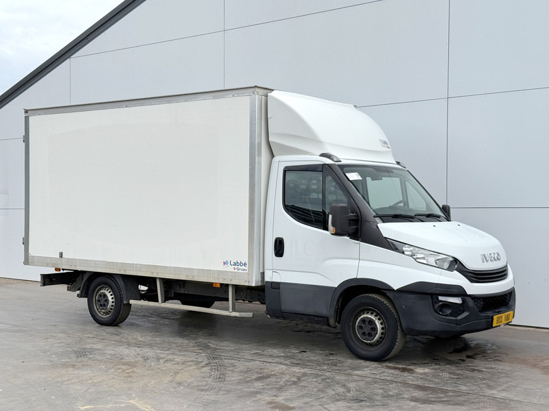 Iveco Daily 35S16 2.3 Bakwagen met achterdeur 3,5t Trekhaak Meubelbak Koffer Airco Cruise Control Camera - Фургон с закрытым кузовом: фото 4 Iveco Daily 35S16 2.3 Bakwagen met achterdeur 3,5t Trekhaak Meubelbak Koffer Airco Cruise Control Camera - Фургон с закрытым кузовом: фото 4