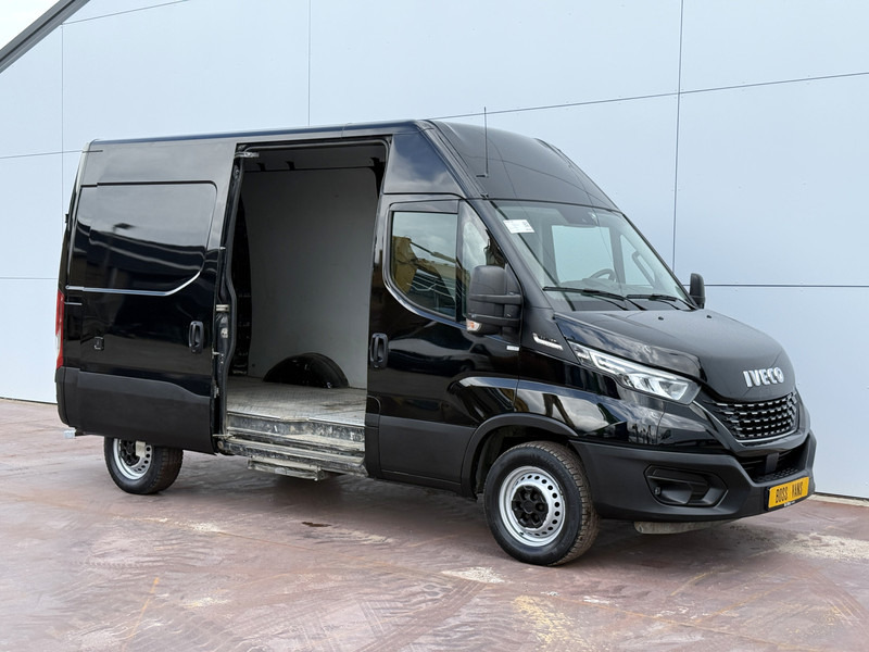 Iveco Daily 35S18 3.0 Automaat L2H2 Adaptieve Cruise Control LED Airco Camera Trekhaak - Цельнометаллический фургон: фото 5 Iveco Daily 35S18 3.0 Automaat L2H2 Adaptieve Cruise Control LED Airco Camera Trekhaak - Цельнометаллический фургон: фото 5