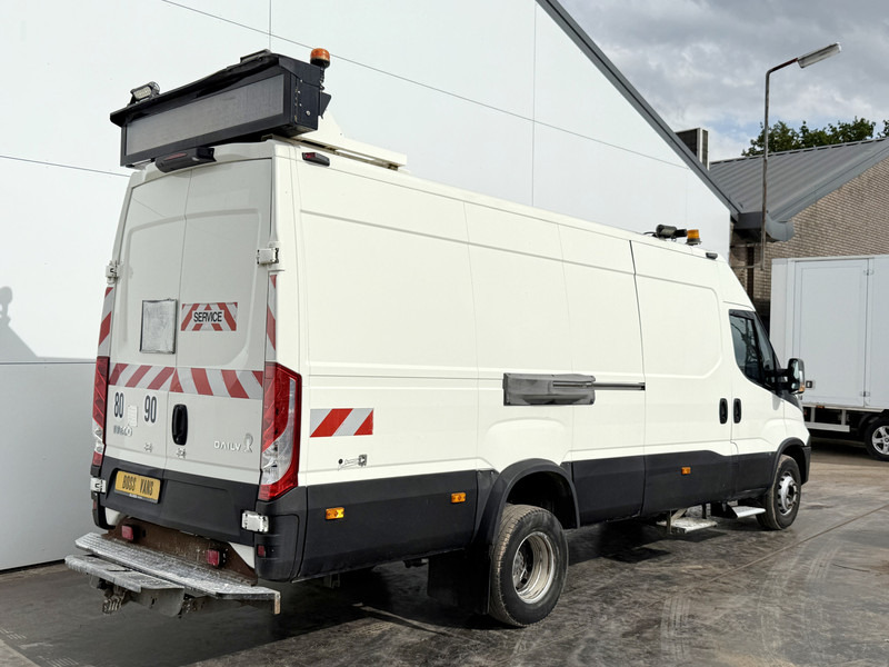 Iveco Daily 70C17 3.0 **Engine Broken** 3.0L L4H2 Dubbellucht Airco Cruise Control Dubbele Schuifdeuren Trekhaak 3.5t Tachograaf - Цельнометаллический фургон: фото 4 Iveco Daily 70C17 3.0 **Engine Broken** 3.0L L4H2 Dubbellucht Airco Cruise Control Dubbele Schuifdeuren Trekhaak 3.5t Tachograaf - Цельнометаллический фургон: фото 4