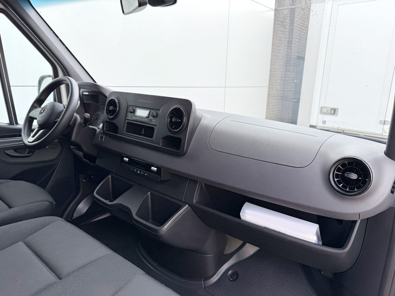 Цельнометаллический фургон, Электрический фургон Mercedes-Benz eSprinter 312 L2H2 Elektrisch 41kWh 135km WLTP Climate Control Camera Stoelverwarming: фото 8