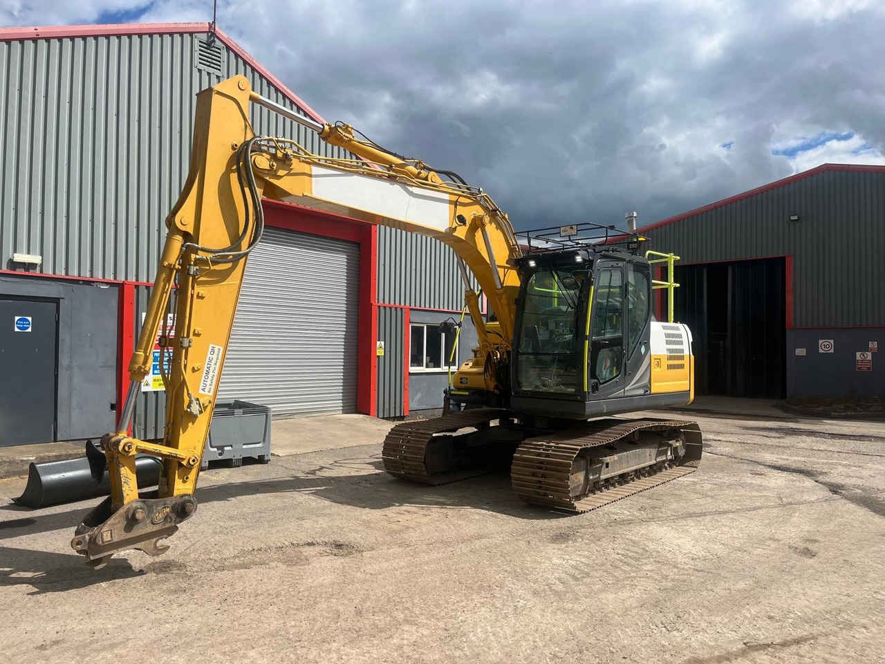 Kobelco SK130LC-11 - Гусеничный экскаватор: фото 1 Kobelco SK130LC-11 - Гусеничный экскаватор: фото 1