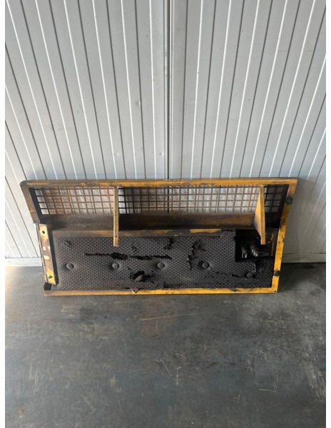 Liebherr A904 Li/A904C Li/R904/R904C - Бампер: фото 2 Liebherr A904 Li/A904C Li/R904/R904C - Бампер: фото 2