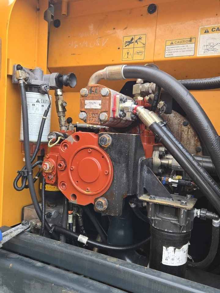 Колёсный экскаватор Hyundai R 180W-9A: фото 18 Колёсный экскаватор Hyundai R 180W-9A: фото 18