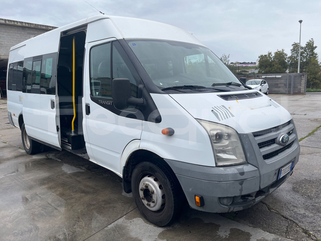 Ford Transit - Микроавтобус, Пассажирский фургон: фото 1 Ford Transit - Микроавтобус, Пассажирский фургон: фото 1