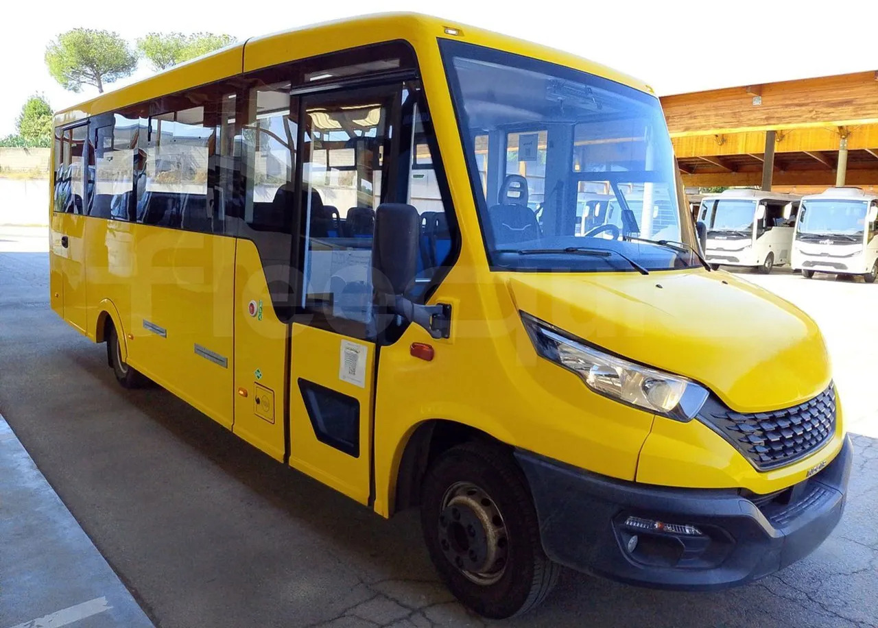Школьный автобус Iveco Indcar: фото 1