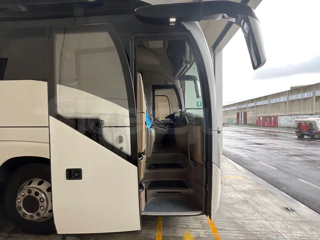 Туристический автобус Iveco Irisbus France: фото 15 Туристический автобус Iveco Irisbus France: фото 15