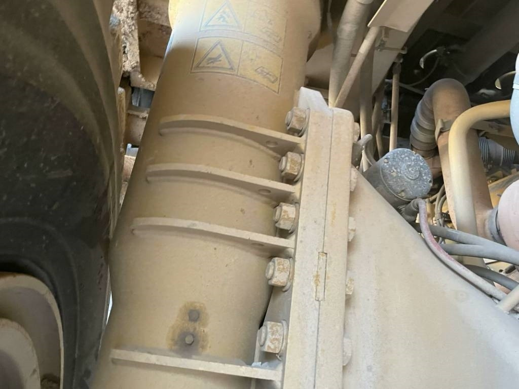 Карьерный самосвал CAT 777e: фото 7