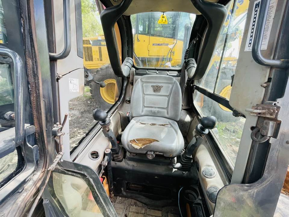 Case Construction SR250 - Мини-погрузчик с бортовым поворотом: фото 3 Case Construction SR250 - Мини-погрузчик с бортовым поворотом: фото 3