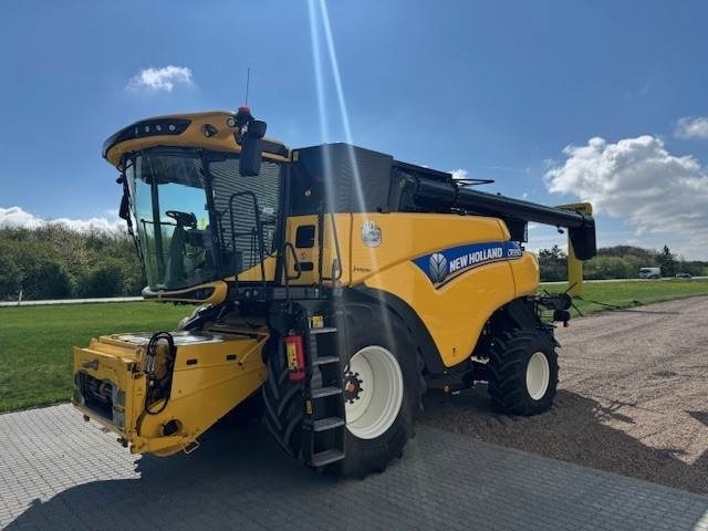 New Holland CR9.90 TIER4 - Зерноуборочный комбайн: фото 5 New Holland CR9.90 TIER4 - Зерноуборочный комбайн: фото 5