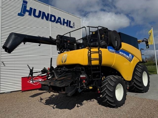 New Holland CR9.90 TIER4 - Зерноуборочный комбайн: фото 3 New Holland CR9.90 TIER4 - Зерноуборочный комбайн: фото 3