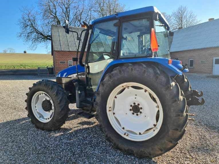 New Holland TL100-4WD - Трактор: фото 2 New Holland TL100-4WD - Трактор: фото 2