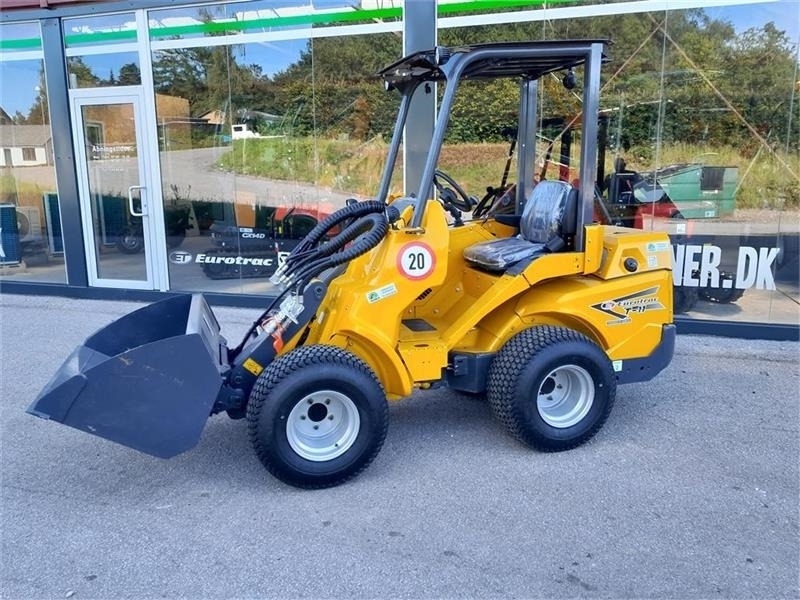 Eurotrac W11 TELESKOP  - Телескопический фронтальный погрузчик: фото 1 Eurotrac W11 TELESKOP  - Телескопический фронтальный погрузчик: фото 1