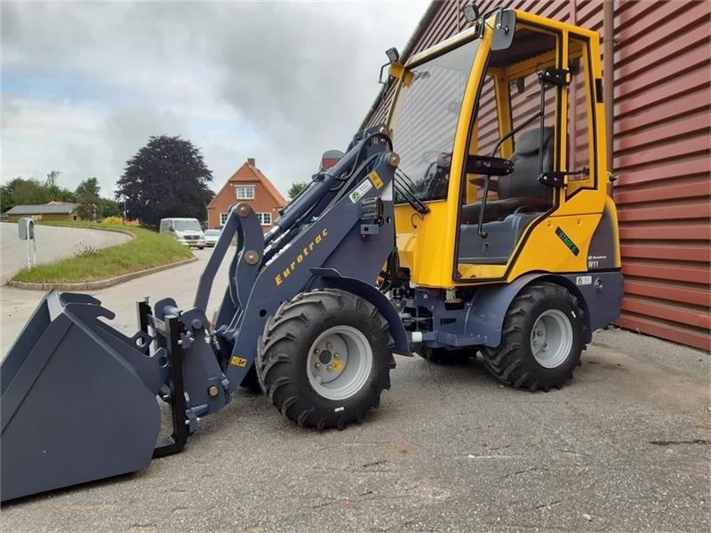 Eurotrac W11 med lang arm, førerhus, skovl og gafler - Компактный фронтальный погрузчик: фото 4 Eurotrac W11 med lang arm, førerhus, skovl og gafler - Компактный фронтальный погрузчик: фото 4