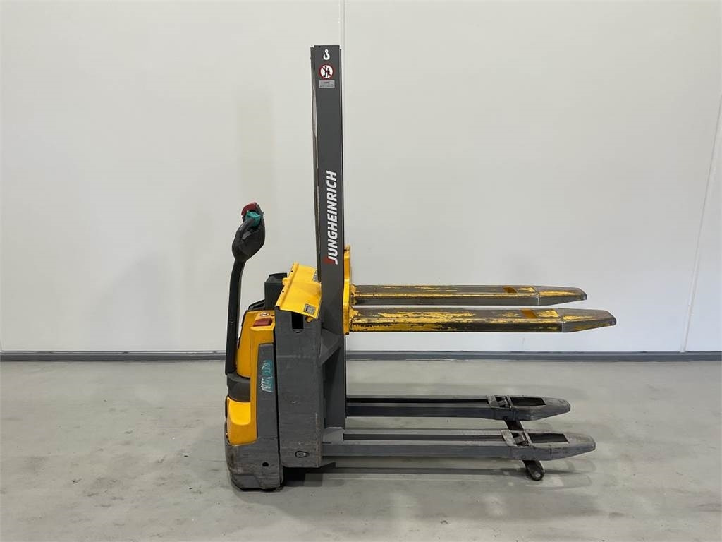 Jungheinrich EMD 118  - Штабелер: фото 1 Jungheinrich EMD 118  - Штабелер: фото 1