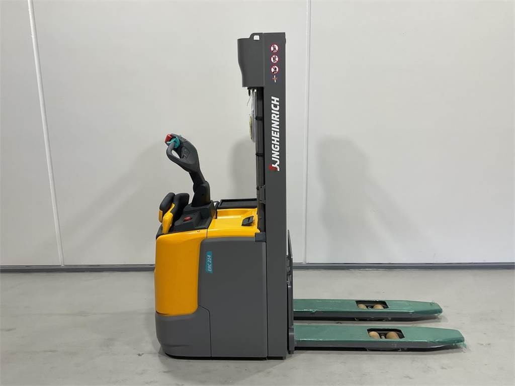 Jungheinrich ERC 214 - Штабелер: фото 1 Jungheinrich ERC 214 - Штабелер: фото 1