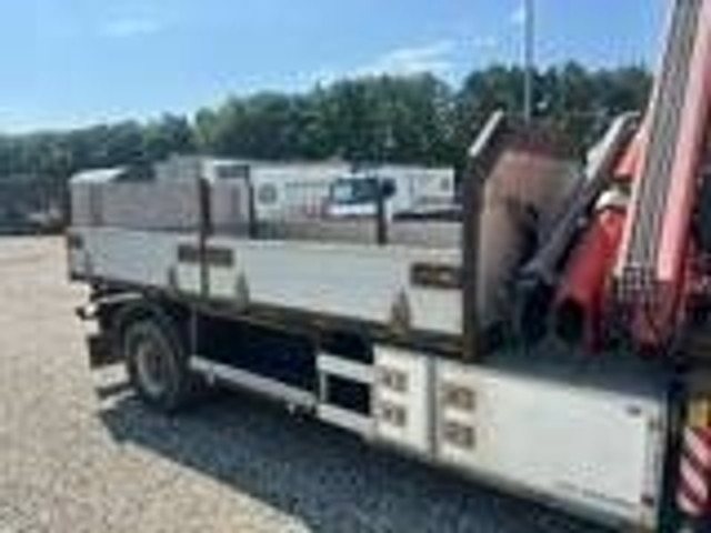 Iveco Eurocargo 120 EL 210hp / Fassi 80A Year 2012 + Tip - Автоманипулятор: фото 3 Iveco Eurocargo 120 EL 210hp / Fassi 80A Year 2012 + Tip - Автоманипулятор: фото 3