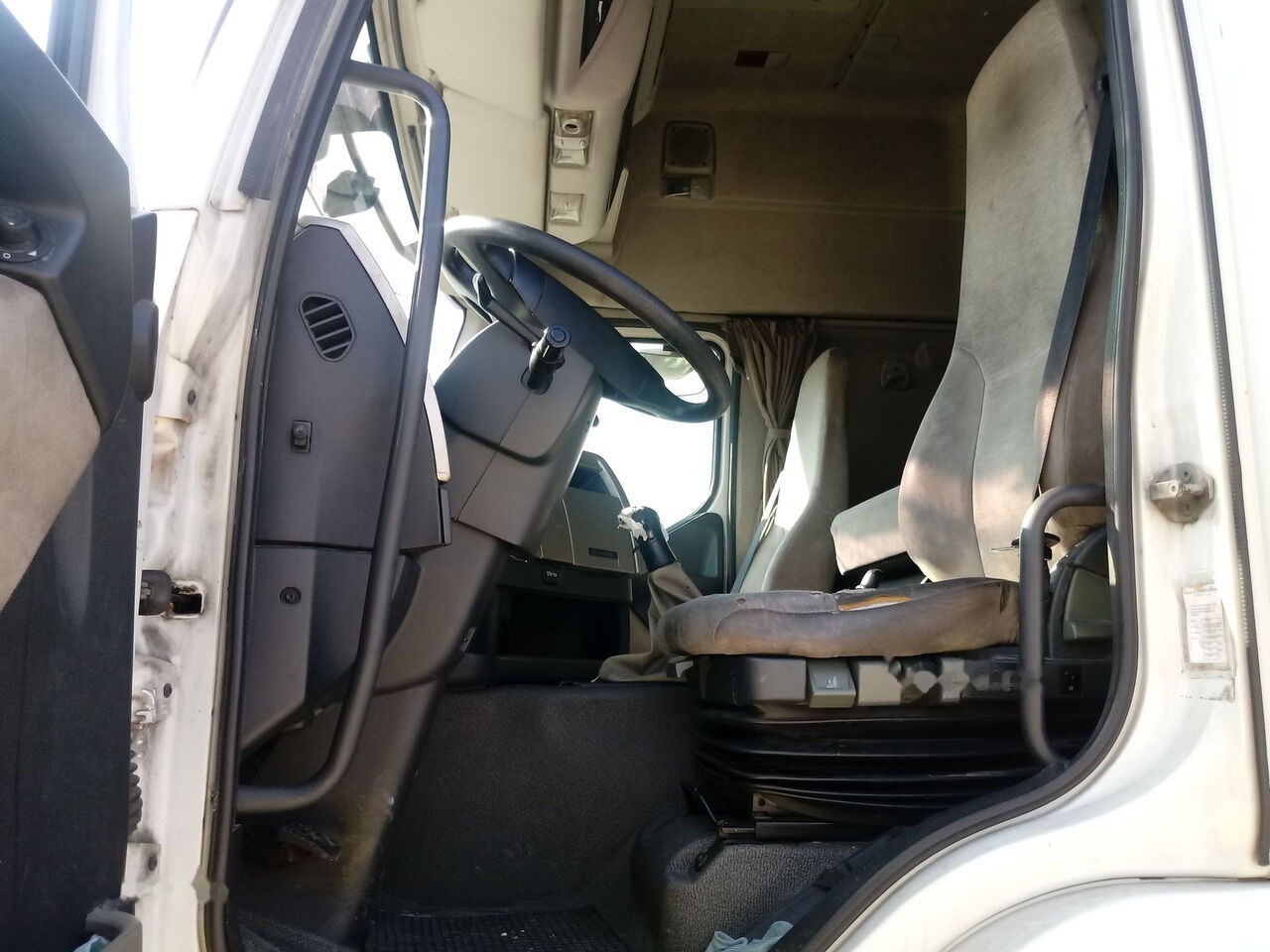 Renault PREMIUM 450 DXI - Грузовик-цистерна: фото 5 Renault PREMIUM 450 DXI - Грузовик-цистерна: фото 5