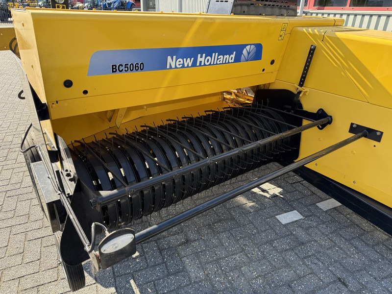 Пресс-подборщик тюковый New Holland BC5060 Mini Balenpers: фото 16 Пресс-подборщик тюковый New Holland BC5060 Mini Balenpers: фото 16