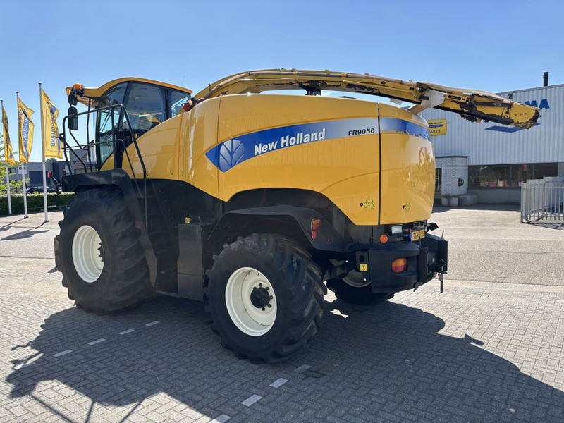 New Holland FR9050 - Кормоуборочный комбайн: фото 2 New Holland FR9050 - Кормоуборочный комбайн: фото 2
