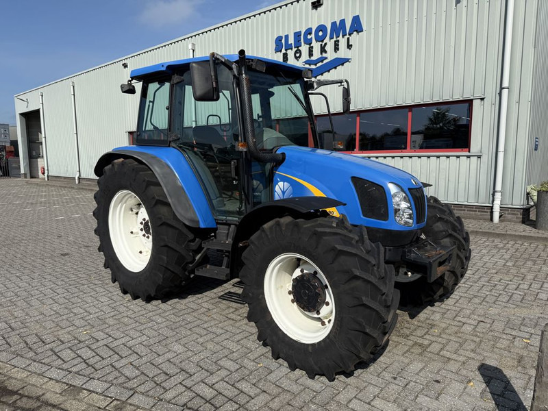New Holland TL90A 4WD - Трактор: фото 5 New Holland TL90A 4WD - Трактор: фото 5