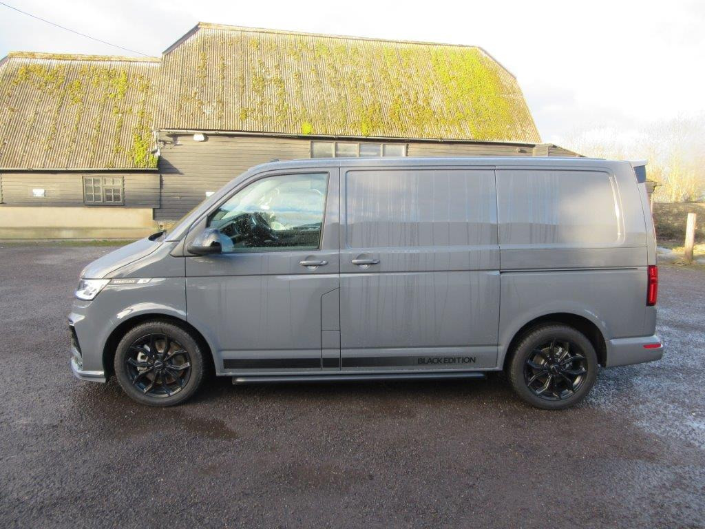 2025 Volkswagen Transporter Black Edition 2.0 BiDI 204 Sportline - Цельнометаллический фургон: фото 4 2025 Volkswagen Transporter Black Edition 2.0 BiDI 204 Sportline - Цельнометаллический фургон: фото 4