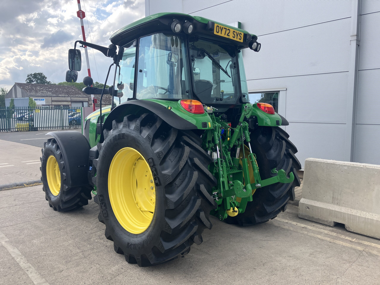 John Deere 5115M - Трактор: фото 3 John Deere 5115M - Трактор: фото 3