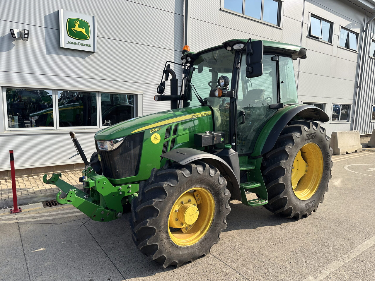 John Deere 5125R - Трактор: фото 1 John Deere 5125R - Трактор: фото 1