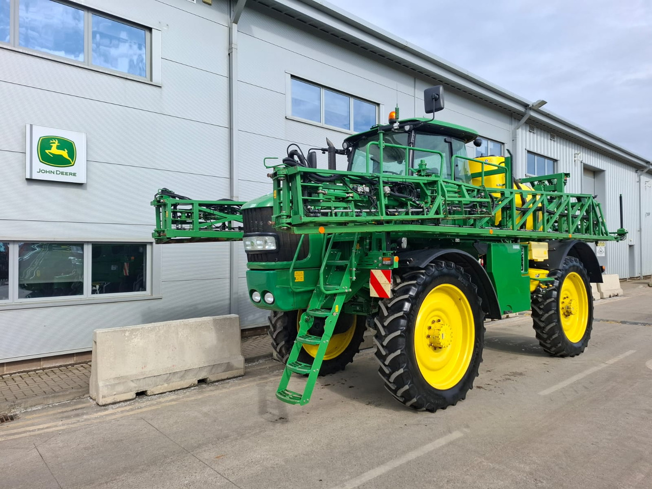 John Deere 5430 - Опрыскиватель: фото 1 John Deere 5430 - Опрыскиватель: фото 1