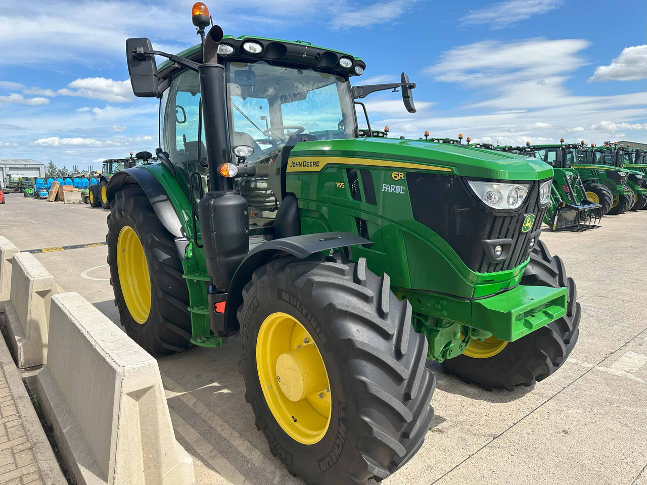 Трактор John Deere 6R 155: фото 1