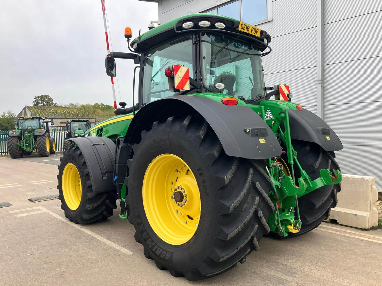 John Deere 8400R - Трактор: фото 3 John Deere 8400R - Трактор: фото 3