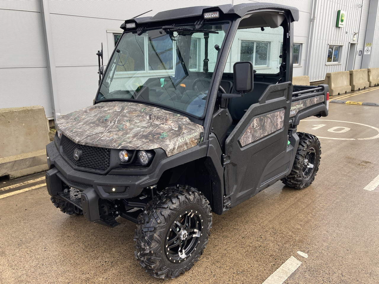 John Deere XUV865M Gator - Квадроцикл: фото 1 John Deere XUV865M Gator - Квадроцикл: фото 1