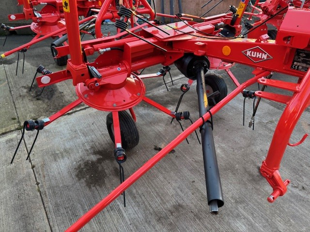 Kuhn GF502 Tedder - Сеноворошилка: фото 4 Kuhn GF502 Tedder - Сеноворошилка: фото 4