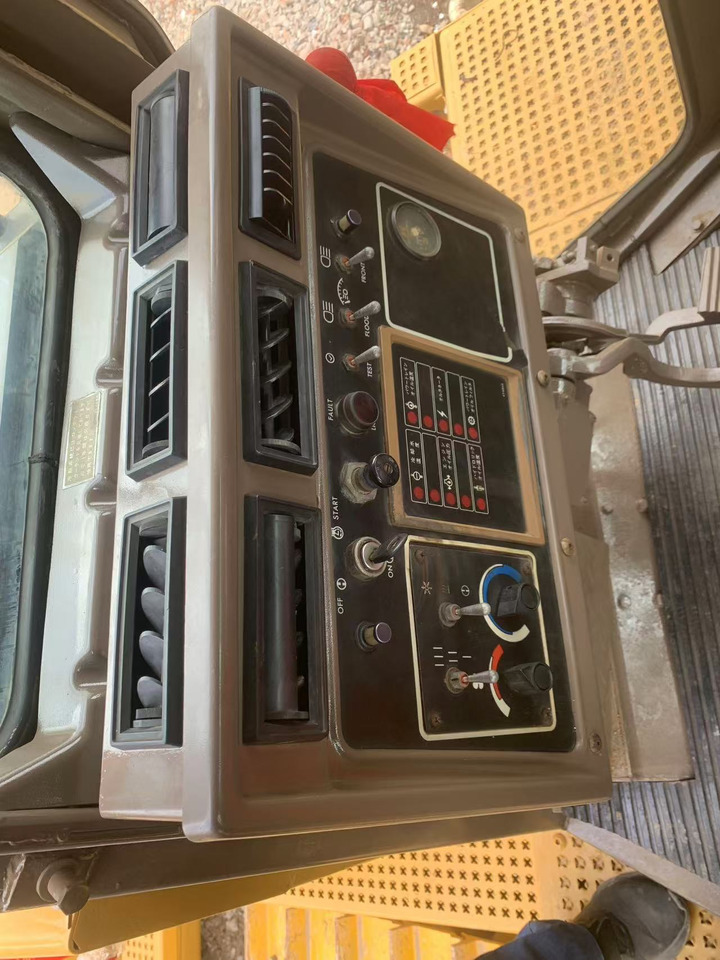 CATERPILLAR D8R - Бульдозер: фото 5 CATERPILLAR D8R - Бульдозер: фото 5