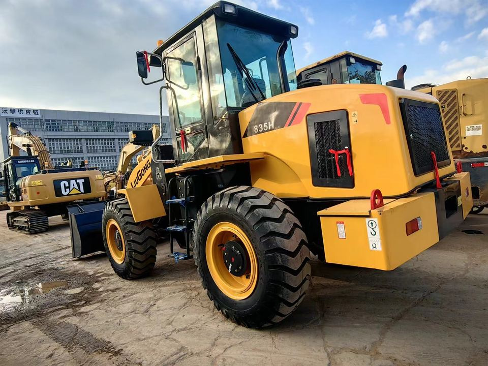 Used LIUGONG Used Front End Loader 835H with Cheap Price for Hot Sale Around the World - Колёсный погрузчик: фото 2 Used LIUGONG Used Front End Loader 835H with Cheap Price for Hot Sale Around the World - Колёсный погрузчик: фото 2