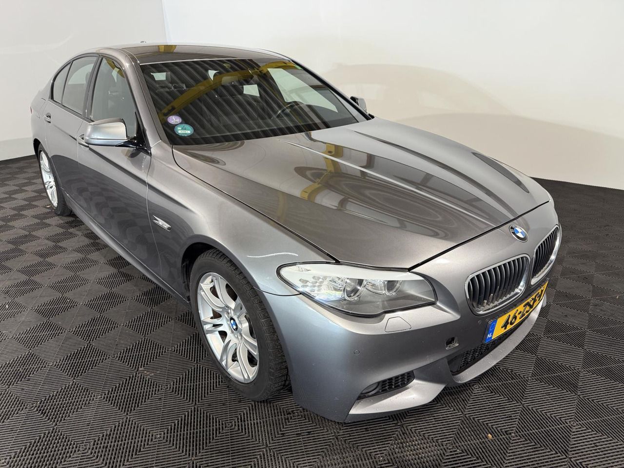 BMW | 5-serie | 520i High Executive | 2013 | 218.545 km | 46ZSF1 | Logisch - Седан: фото 3 BMW | 5-serie | 520i High Executive | 2013 | 218.545 km | 46ZSF1 | Logisch - Седан: фото 3