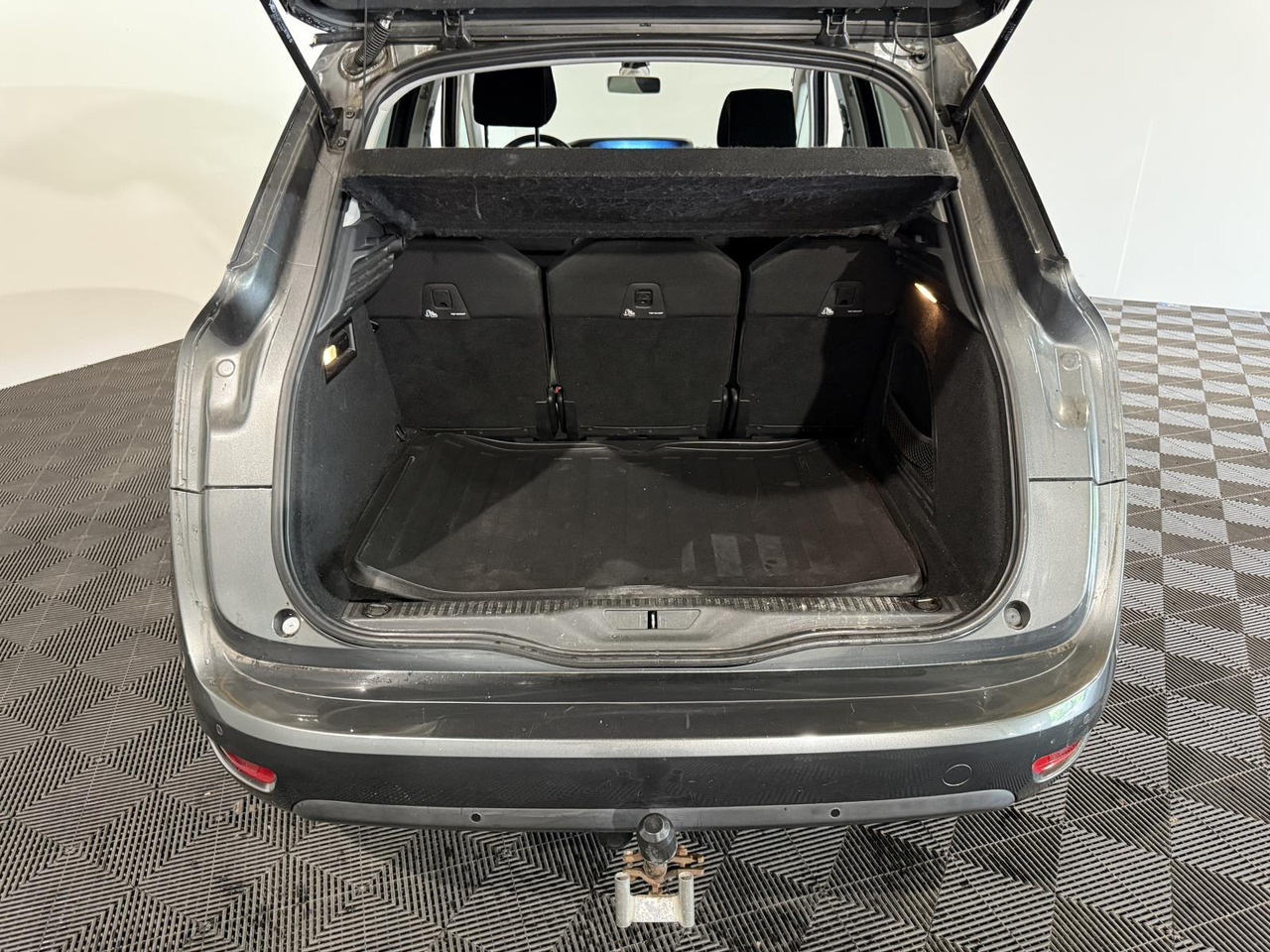 Citroen C4 Picasso 1.6 THP Intensive 2014 7P 185.346 km 1-TLK-46 - Легковой автомобиль: фото 2 Citroen C4 Picasso 1.6 THP Intensive 2014 7P 185.346 km 1-TLK-46 - Легковой автомобиль: фото 2