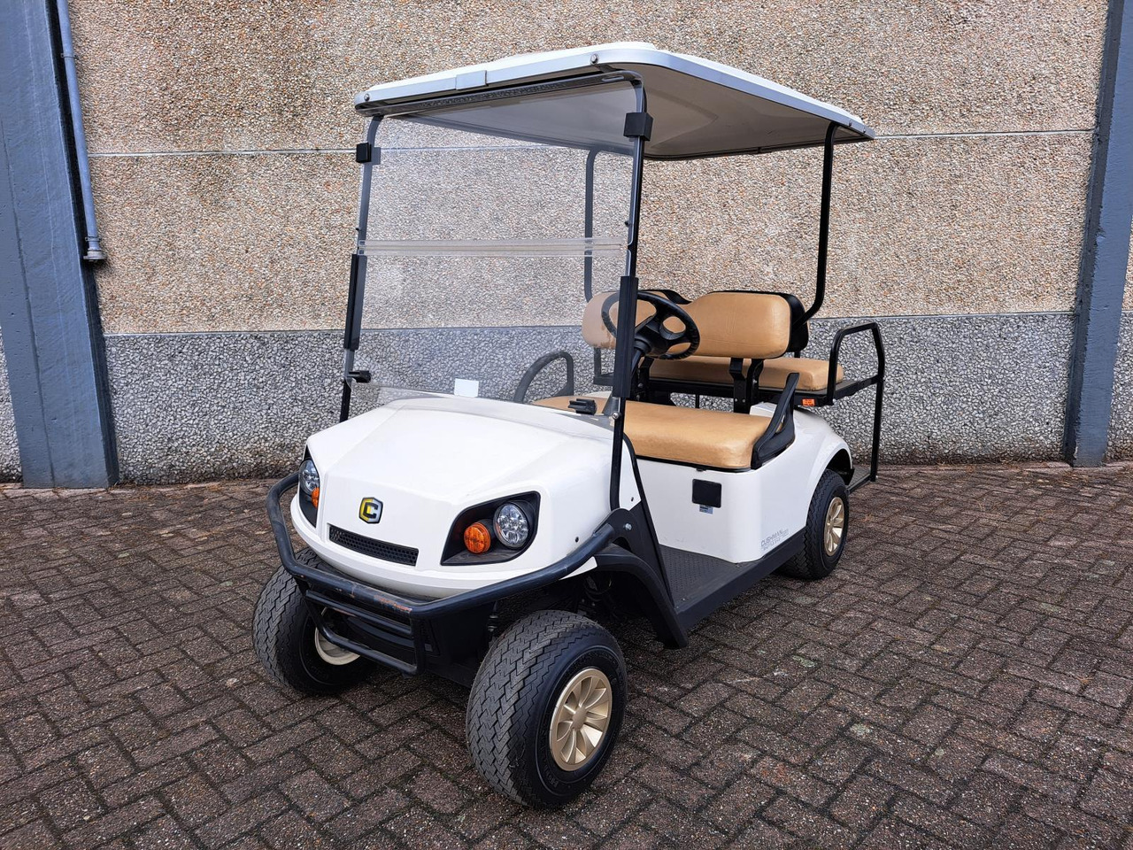 Cushman 2+2 Benzine Golfkar (3) - Гольф-кар: фото 1 Cushman 2+2 Benzine Golfkar (3) - Гольф-кар: фото 1
