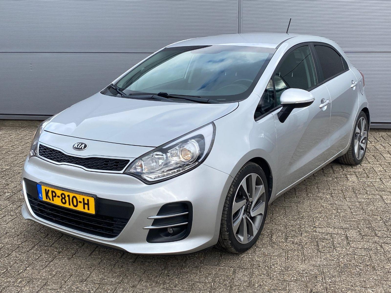 Kia Rio 1.2 CVVT ExecutiveLine | 2016 | 136.369 km | KP810H | NAP: Logisch - Хэтчбек: фото 1 Kia Rio 1.2 CVVT ExecutiveLine | 2016 | 136.369 km | KP810H | NAP: Logisch - Хэтчбек: фото 1