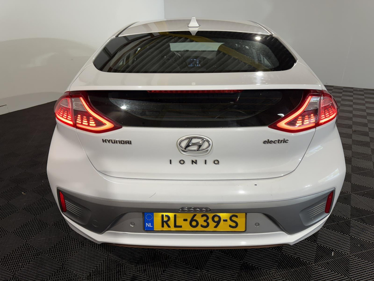 Kia | Stonic | 1.0 T-GDi DynamicLine | 2018 | 230.603 km | RL369S | Logisch - Внедорожник: фото 2 Kia | Stonic | 1.0 T-GDi DynamicLine | 2018 | 230.603 km | RL369S | Logisch - Внедорожник: фото 2