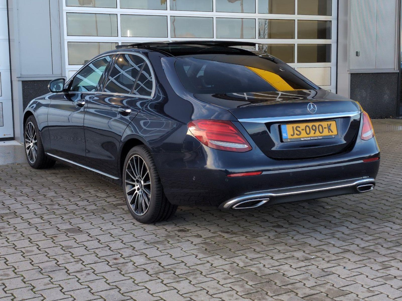 Mercedes-Benz E-klasse 220 d Lease Edition Prestige Plus | 2016 | 286.876 km | Automaat | JS090K | NAP: Logisch - Седан: фото 3 Mercedes-Benz E-klasse 220 d Lease Edition Prestige Plus | 2016 | 286.876 km | Automaat | JS090K | NAP: Logisch - Седан: фото 3
